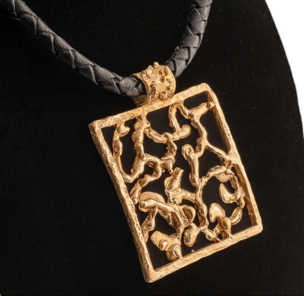 Collana riquadro con colature a ramo